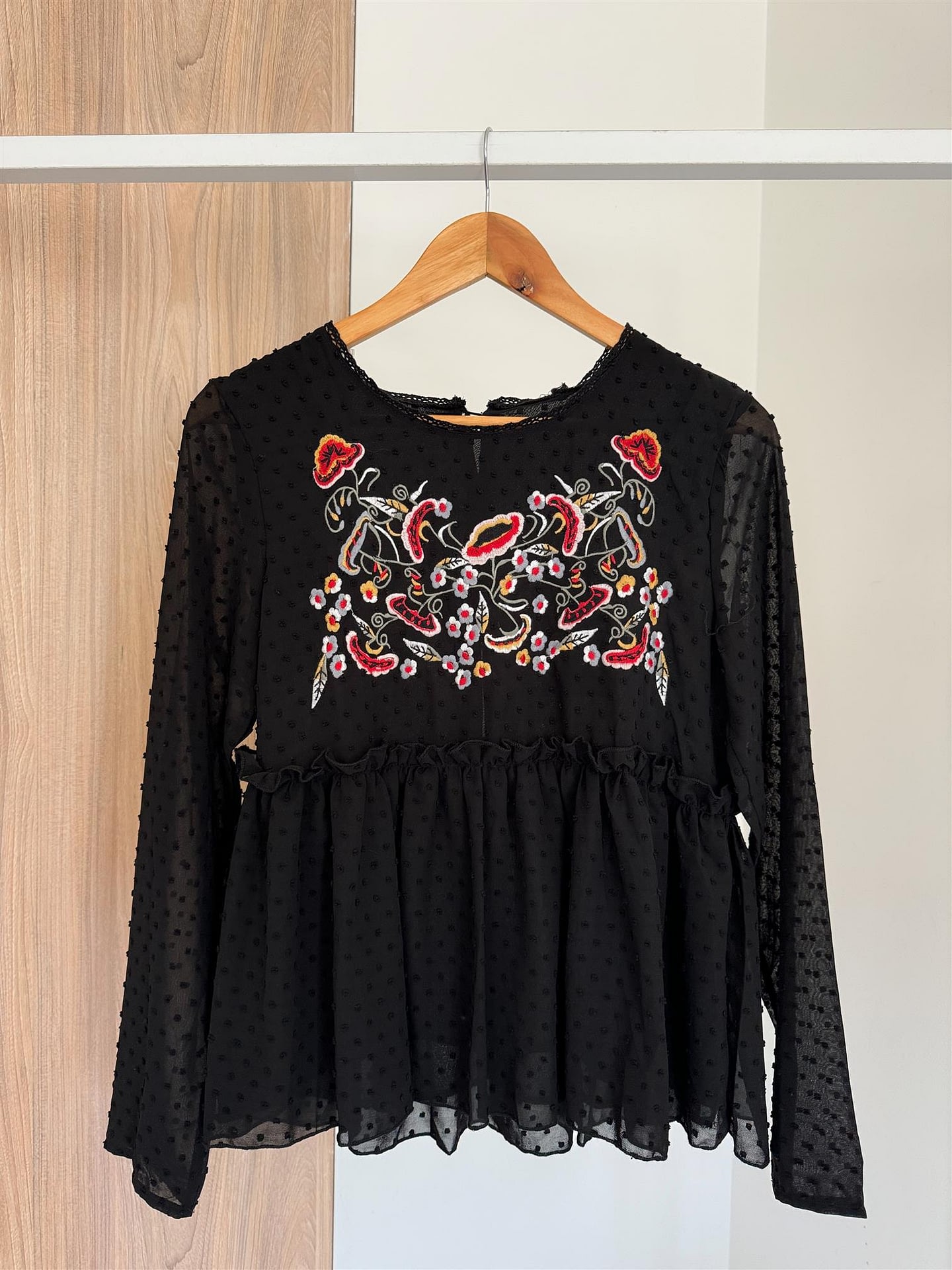 BLUSA BORDADA FLORES TOBO