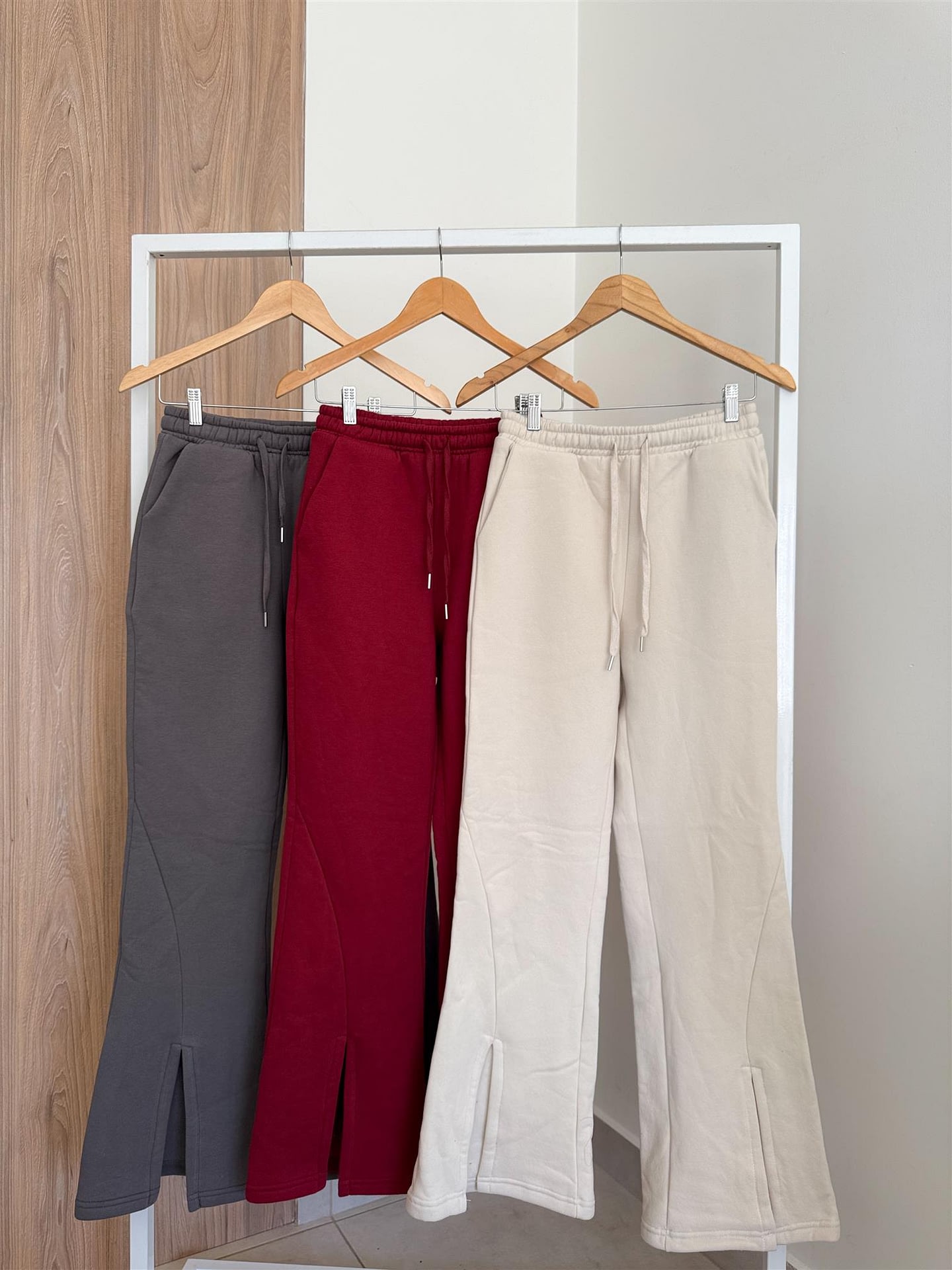JOGGER FRIZA WHITE 